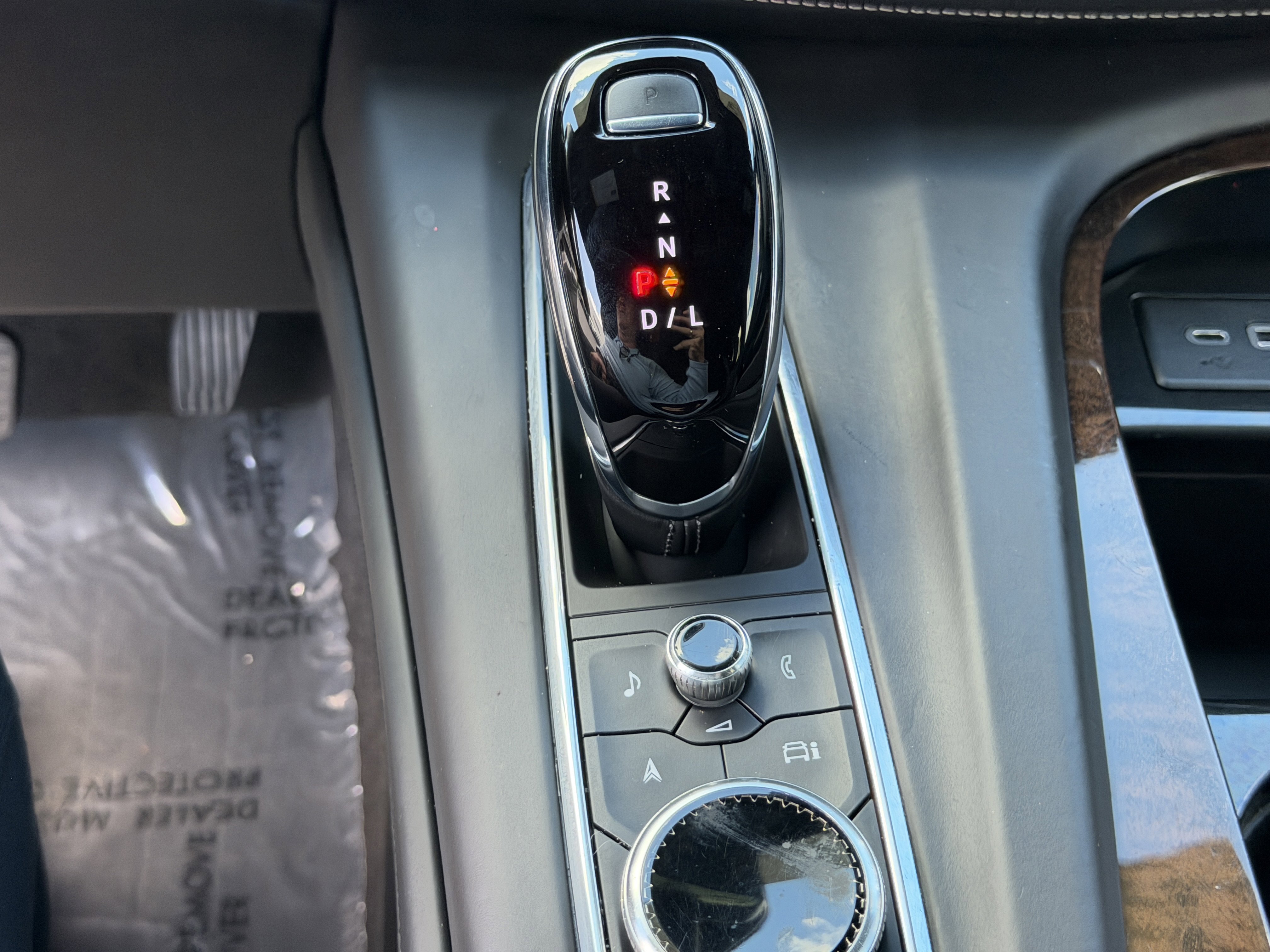 Certified 2023 Cadillac Escalade Premium Luxury Platinum w/ LPO, Radiant Package image 27