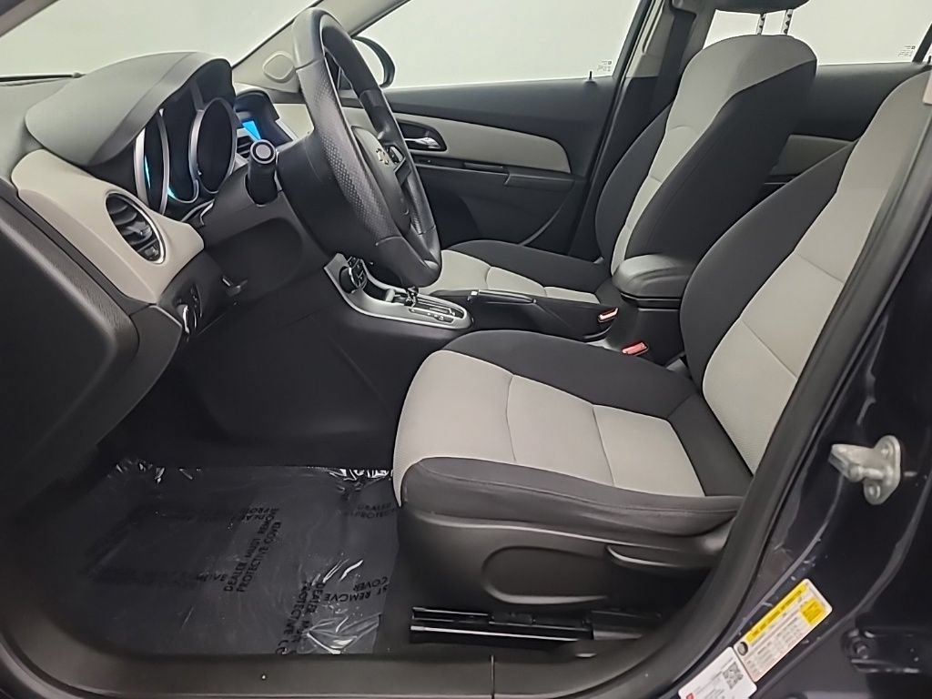 Used 2014 Chevrolet Cruze LS FWD image 23