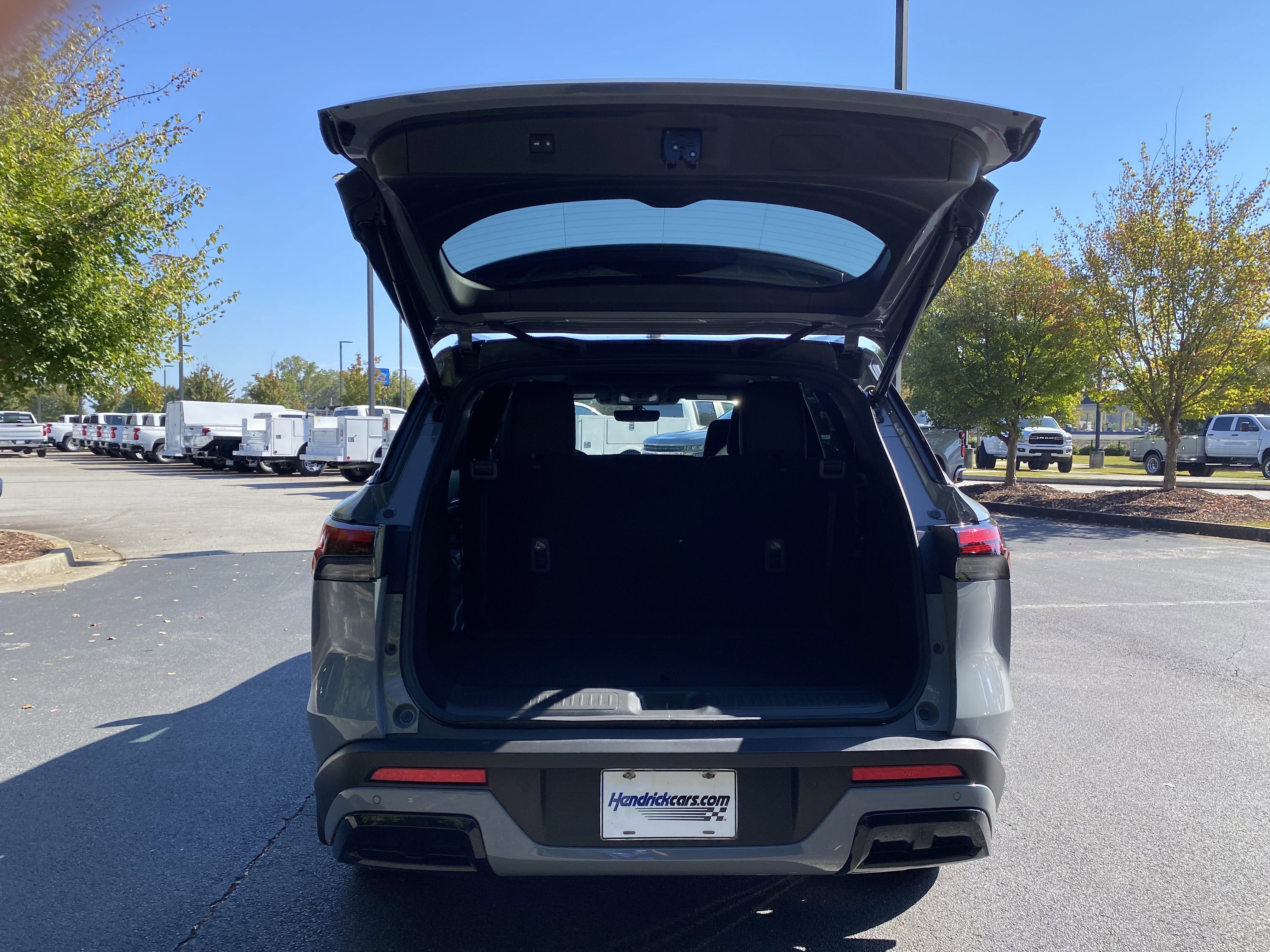 Used 2025 INFINITI QX60 Luxe w/ Black Edition image 11