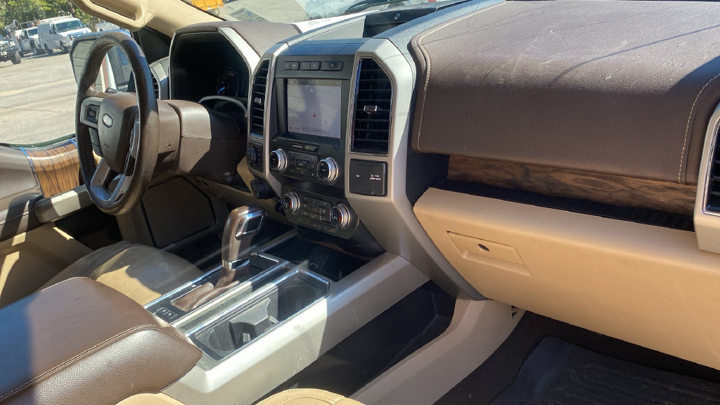 Used 2019 Ford F150 Lariat w/ Equipment Group 502A Luxury AWD/4WD image 11