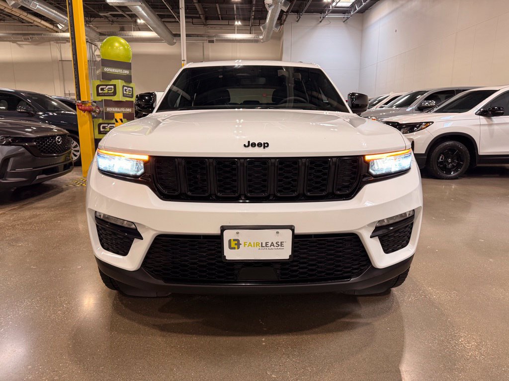 Used 2024 Jeep Grand Cherokee Limited w/ Black Appearance Package AWD/4WD image 2