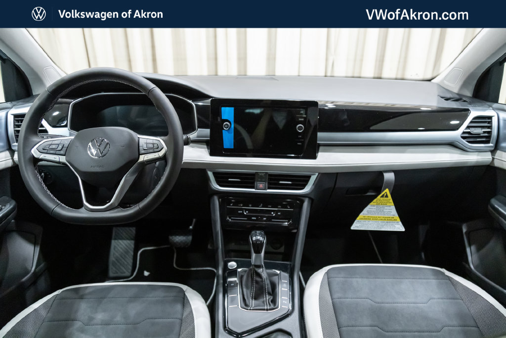 New 2026 Volkswagen Taos SE FWD image 16