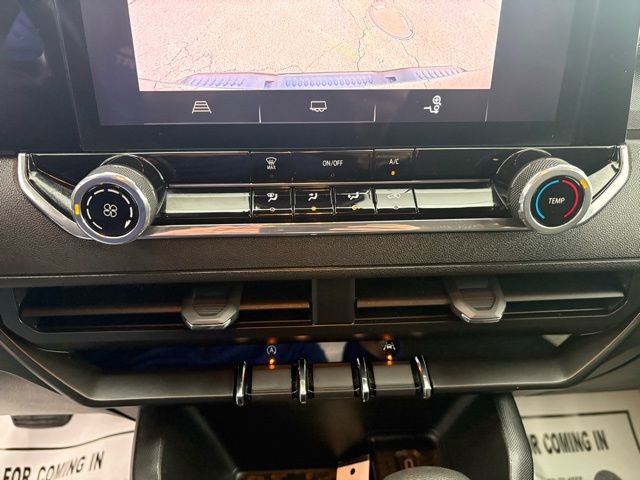 Used 2024 Chevrolet Colorado W/T image 21