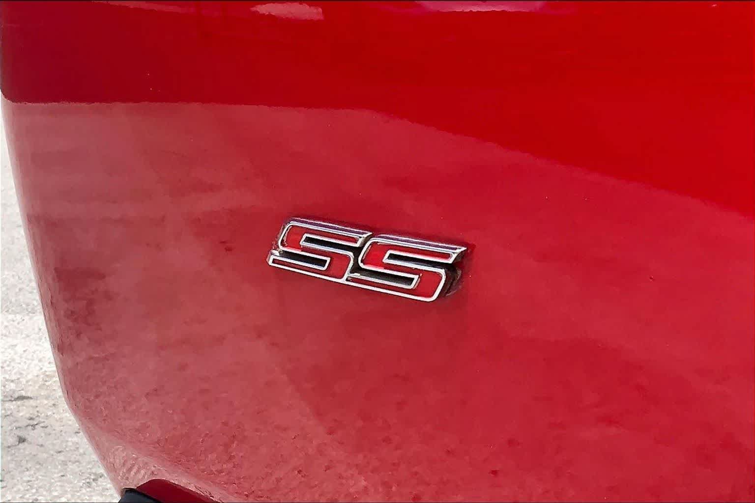 Used 2018 Chevrolet Camaro SS RWD image 7