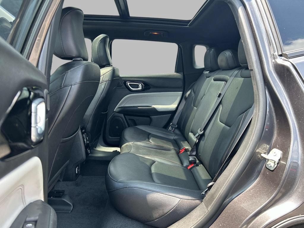 Used 2024 Jeep Compass Limited w/ Sun and Sound Group AWD/4WD image 16