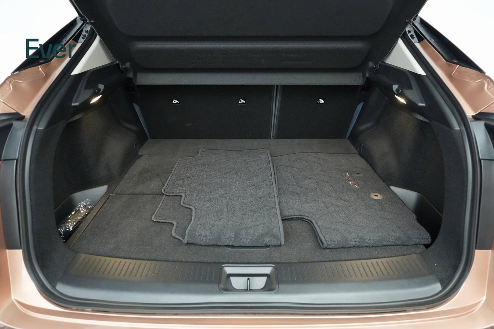 Used 2023 Nissan Ariya image 23