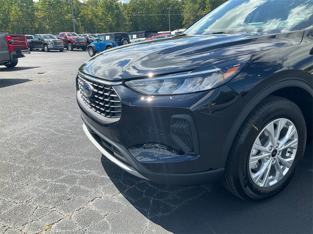 New 2025 Ford Escape Active image 9