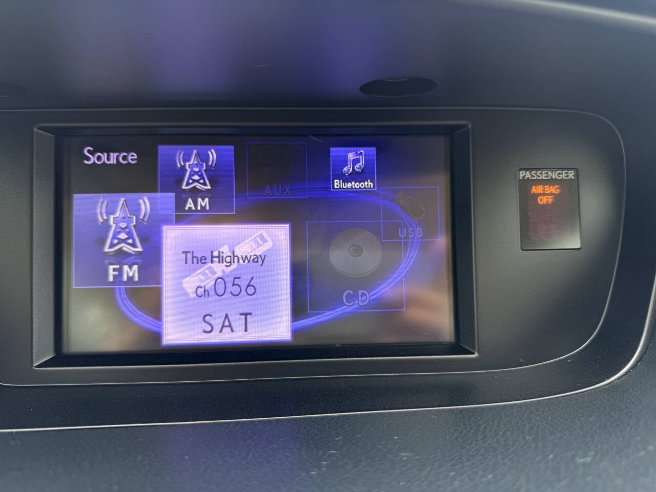 Used 2013 Lexus ES 300h w/ Premium Pkg FWD image 22