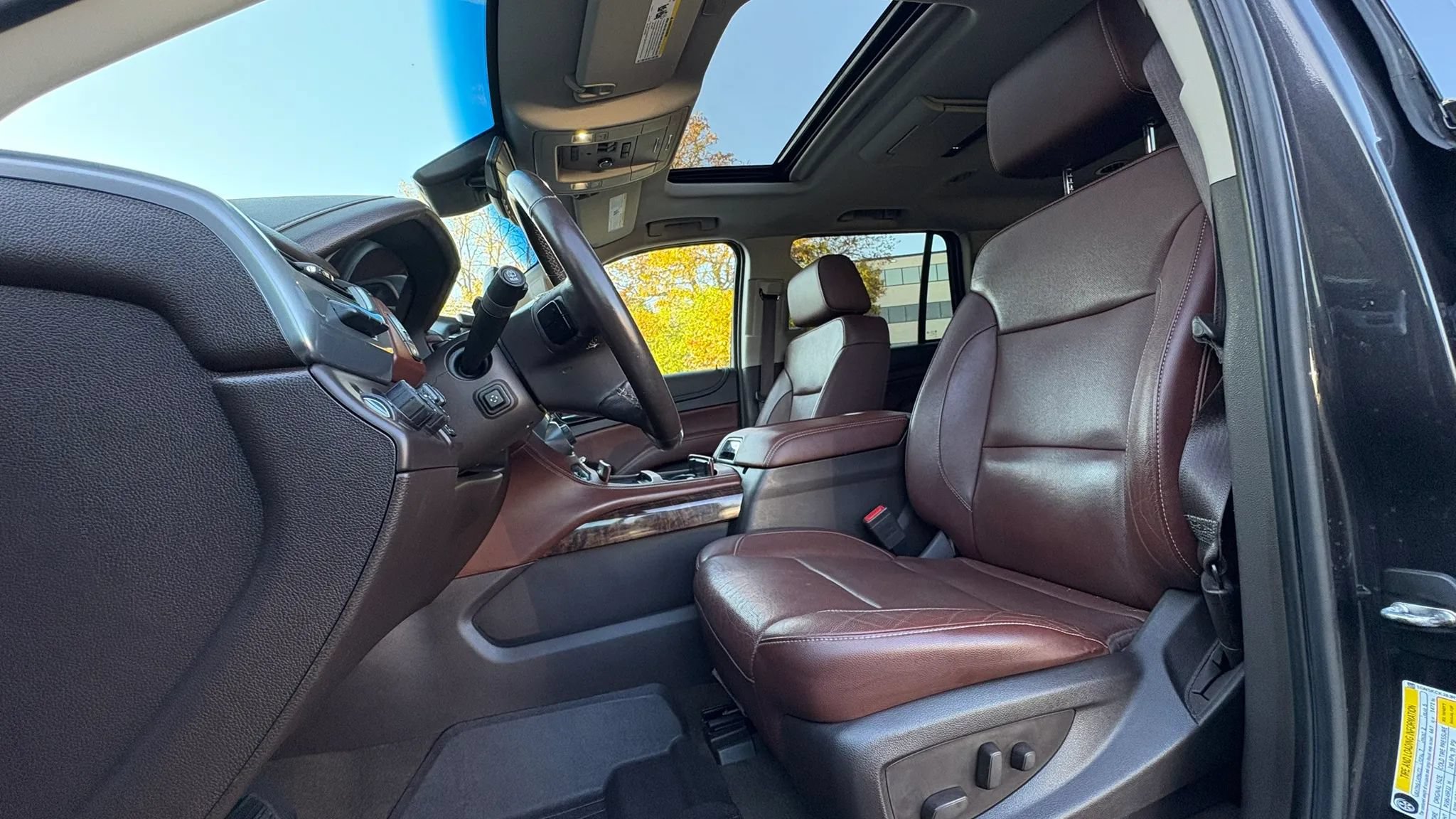 Used 2018 Chevrolet Tahoe Premier AWD/4WD image 2