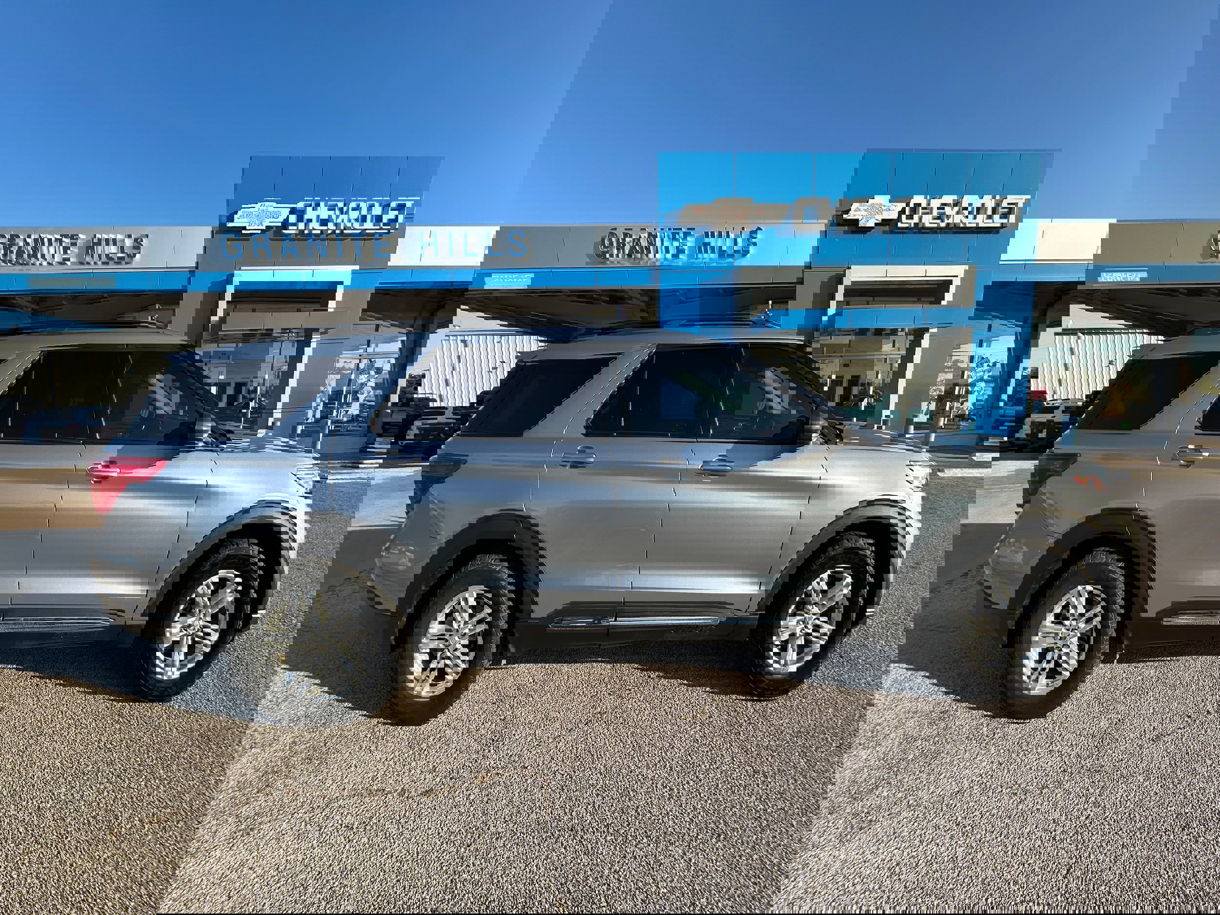 Used 2020 Ford Explorer XLT image 9