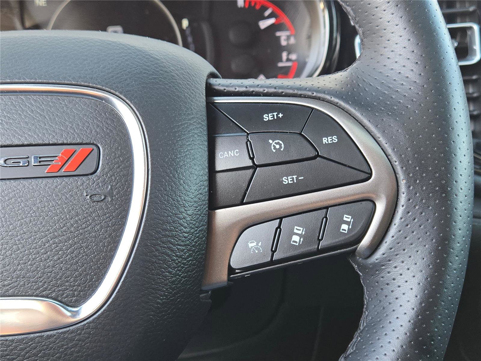 Used 2023 Dodge Durango SXT w/ SXT Blacktop Group image 33