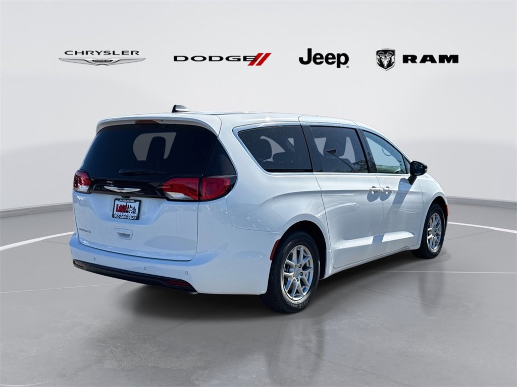 New 2026 Chrysler Voyager LX image 3