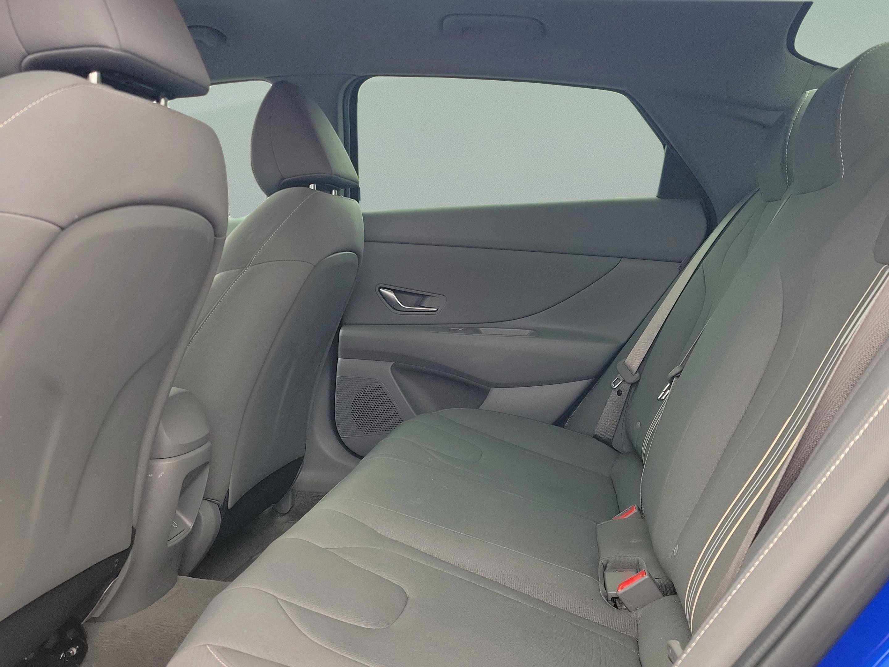 Certified 2025 Hyundai Elantra Sport image 9