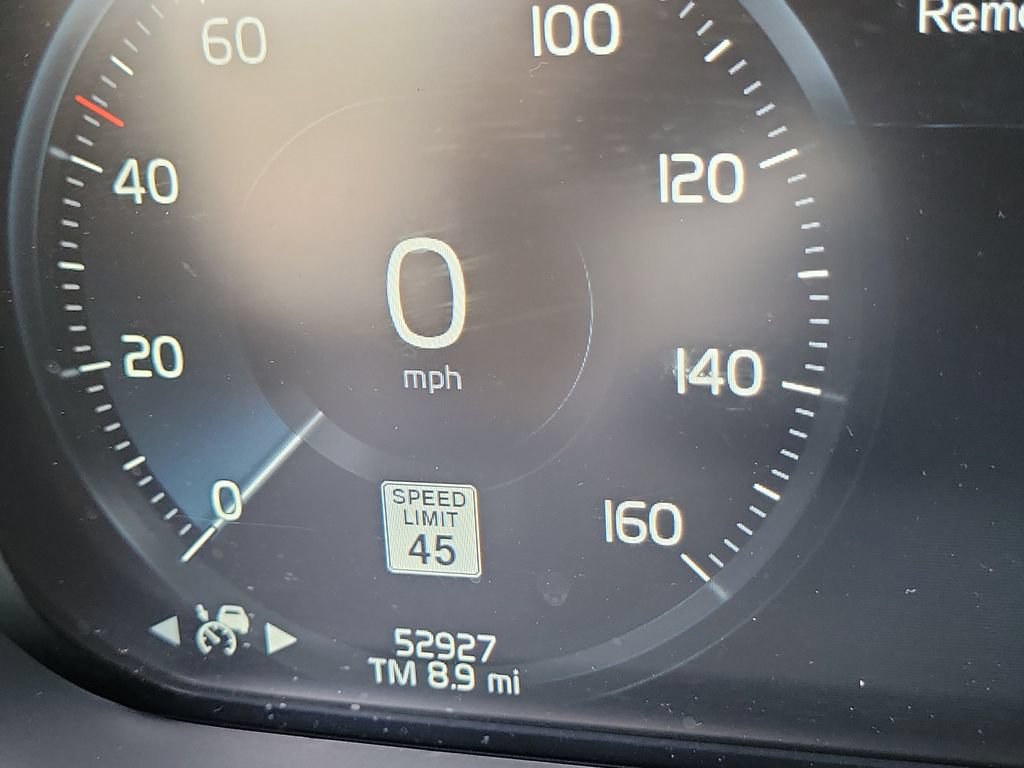 Used 2021 Volvo XC60 T8 R-Design w/ Advanced Package AWD/4WD image 33