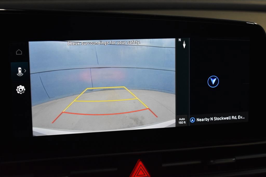 Used 2025 Hyundai Elantra Limited image 12