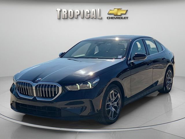 Used 2026 BMW 530i RWD image 1