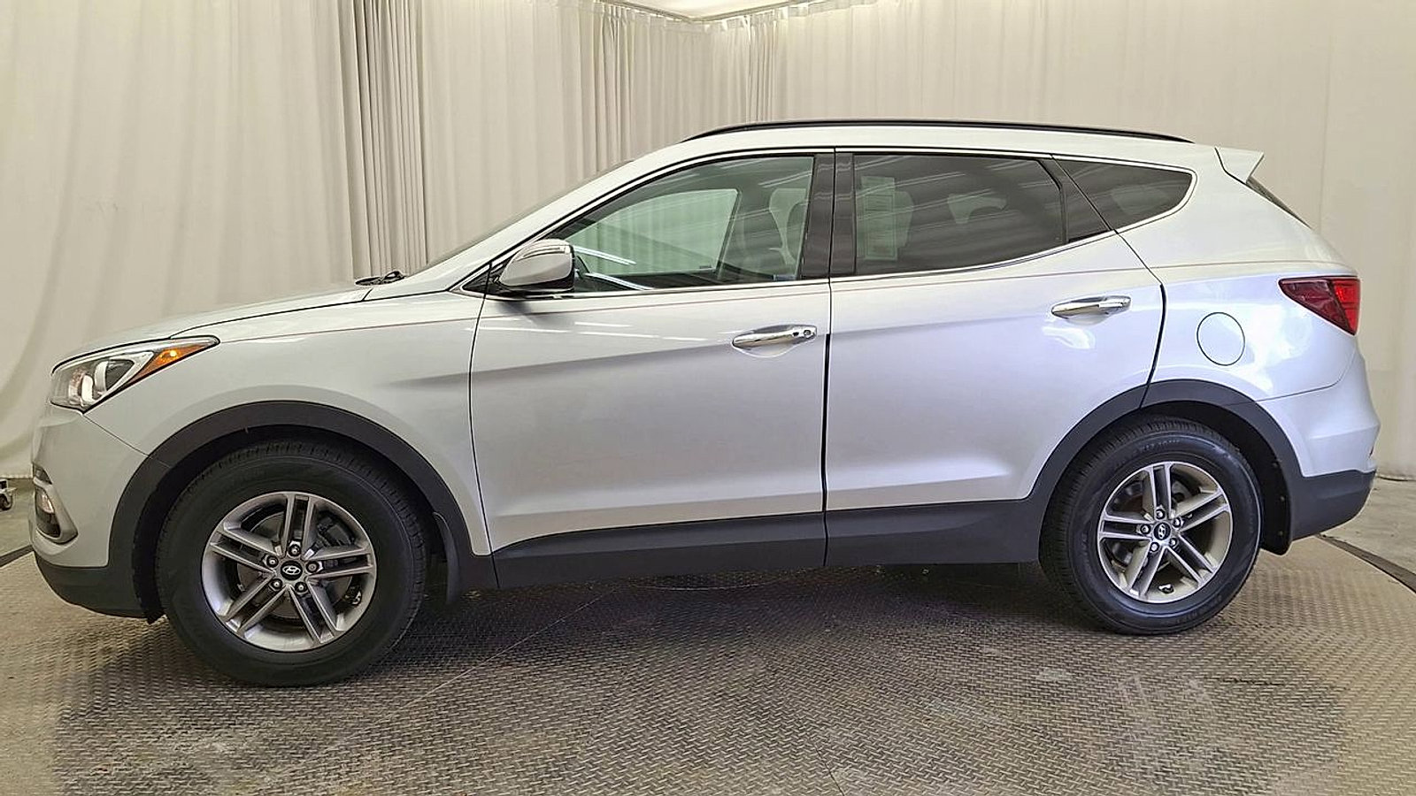 Used 2017 Hyundai Santa Fe Sport image 8