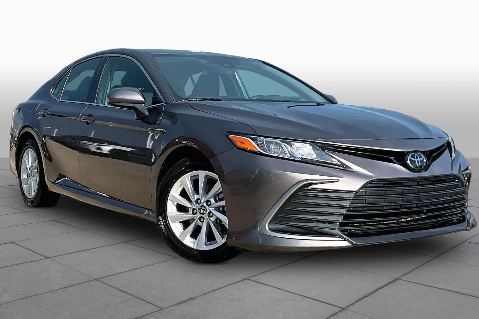 Used 2024 Toyota Camry LE FWD image 5