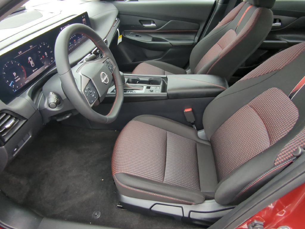 Certified 2026 Nissan Sentra SR w/ Floor Mat Package FWD image 15