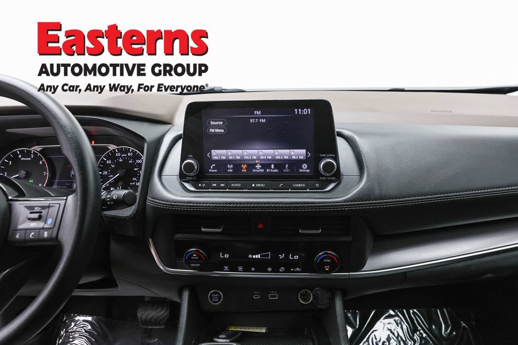 Used 2023 Nissan Rogue SV AWD/4WD image 11