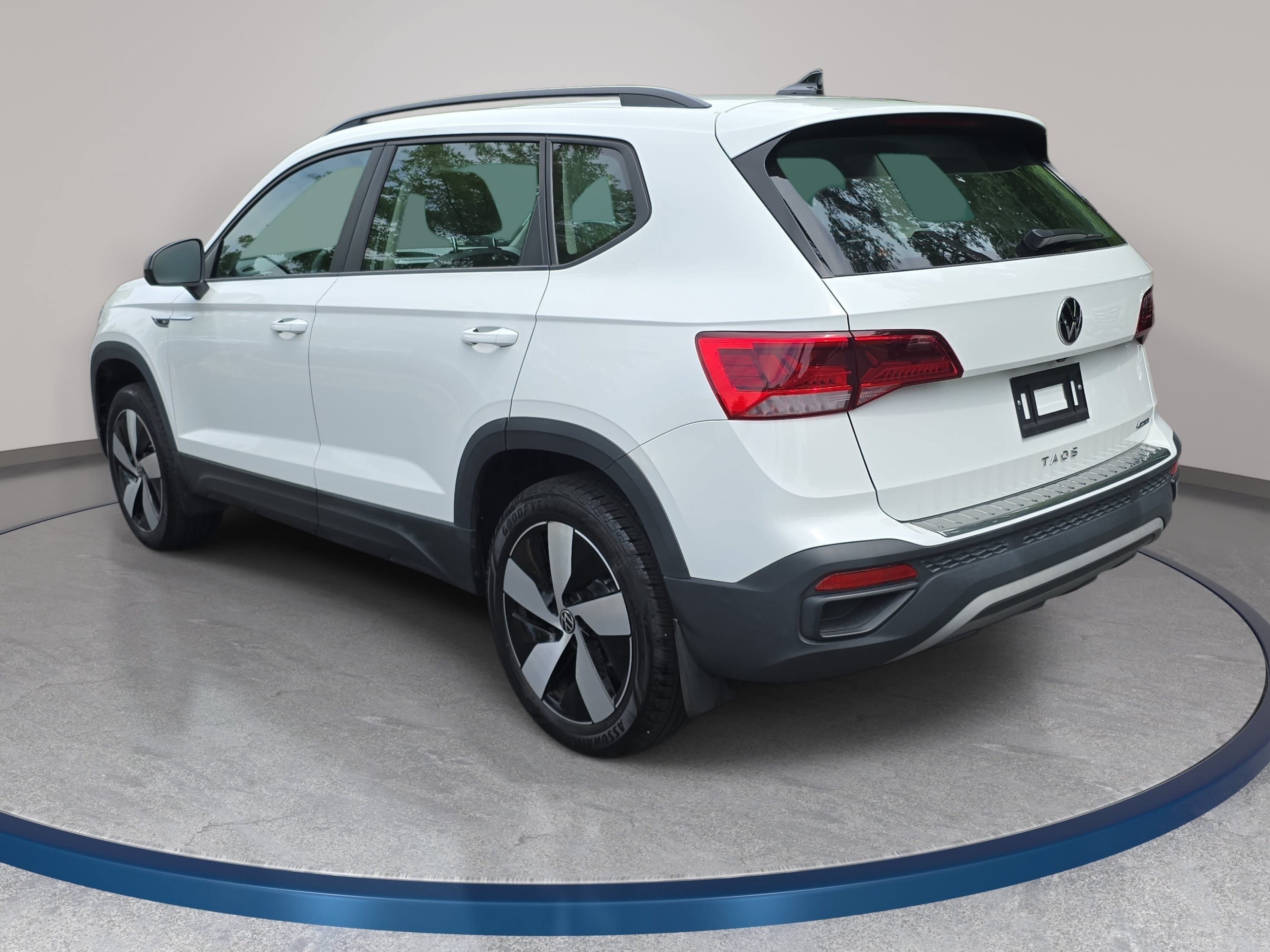 Used 2024 Volkswagen Taos S AWD/4WD image 7