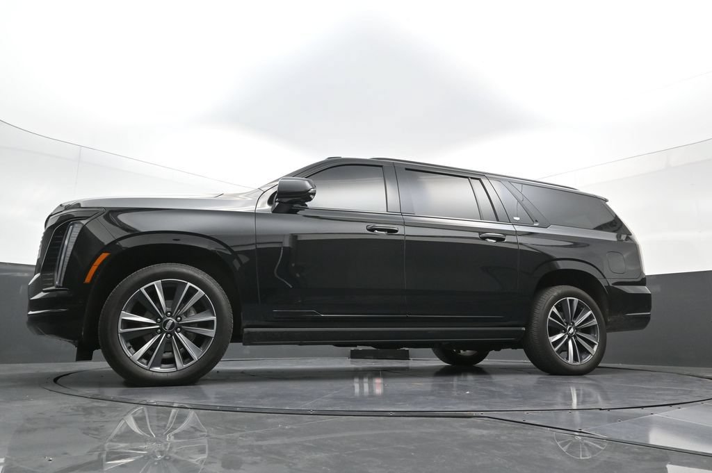 Used 2025 Cadillac Escalade ESV Sport w/ Touring Package AWD/4WD image 25