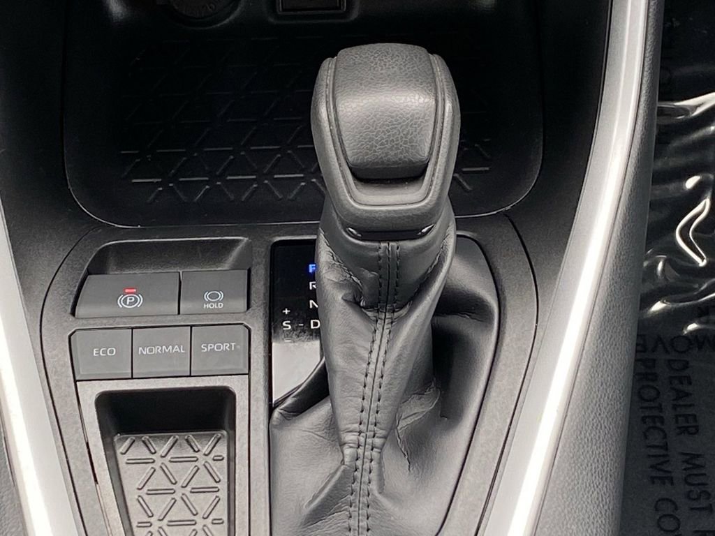 Certified 2025 Toyota RAV4 LE FWD image 34