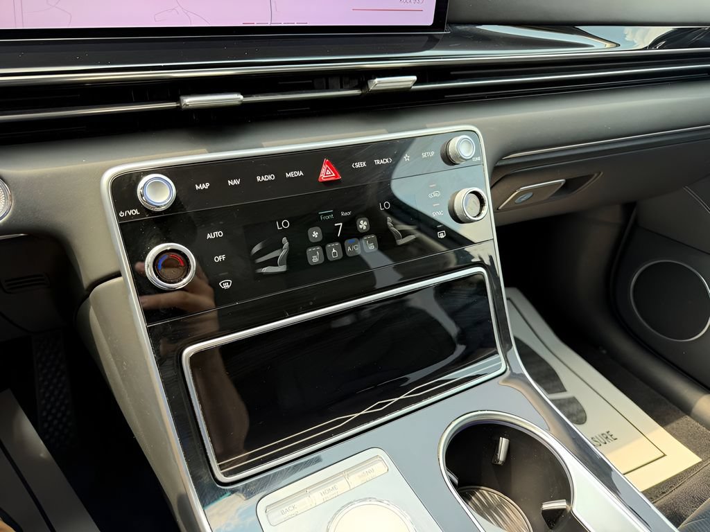 Used 2025 Genesis GV80 2.5T Standard AWD/4WD image 28