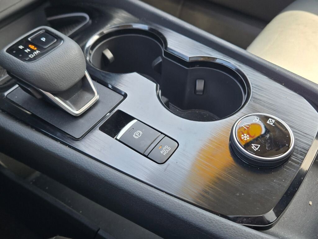 Used 2024 Nissan Rogue SL w/ SL Premium Package image 25