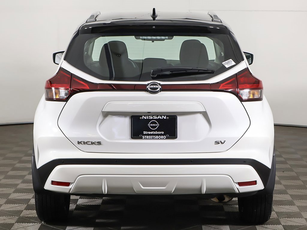 Used 2023 Nissan Kicks SV image 10