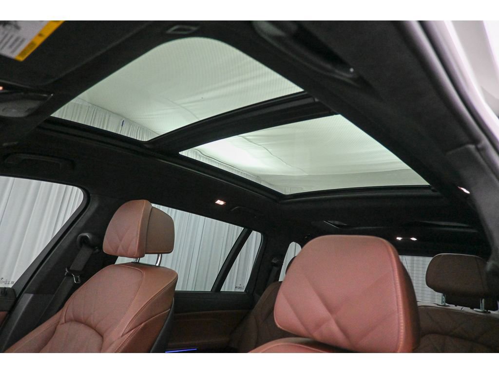 Used 2025 BMW X7 xDrive40i w/ Executive Package image 11