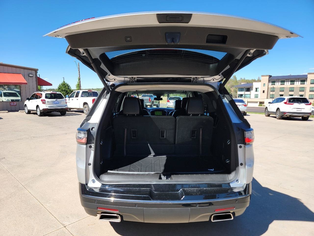 Used 2018 Chevrolet Traverse Premier w/ Redline Edition FWD image 5