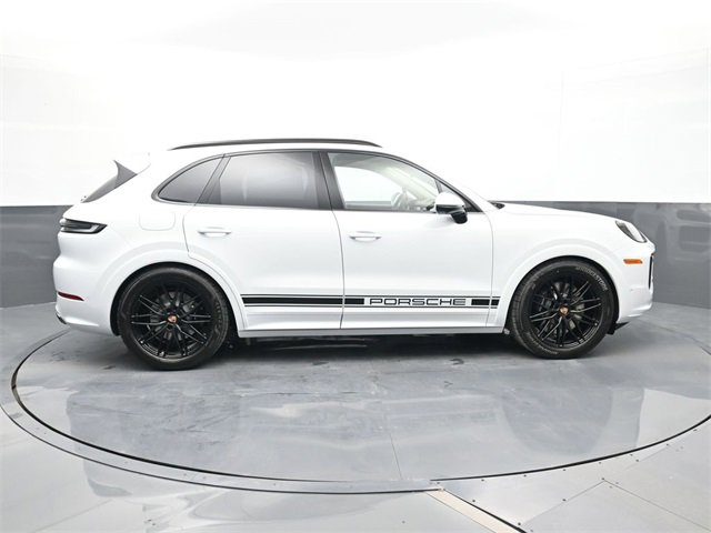 New 2026 Porsche Cayenne GTS image 25