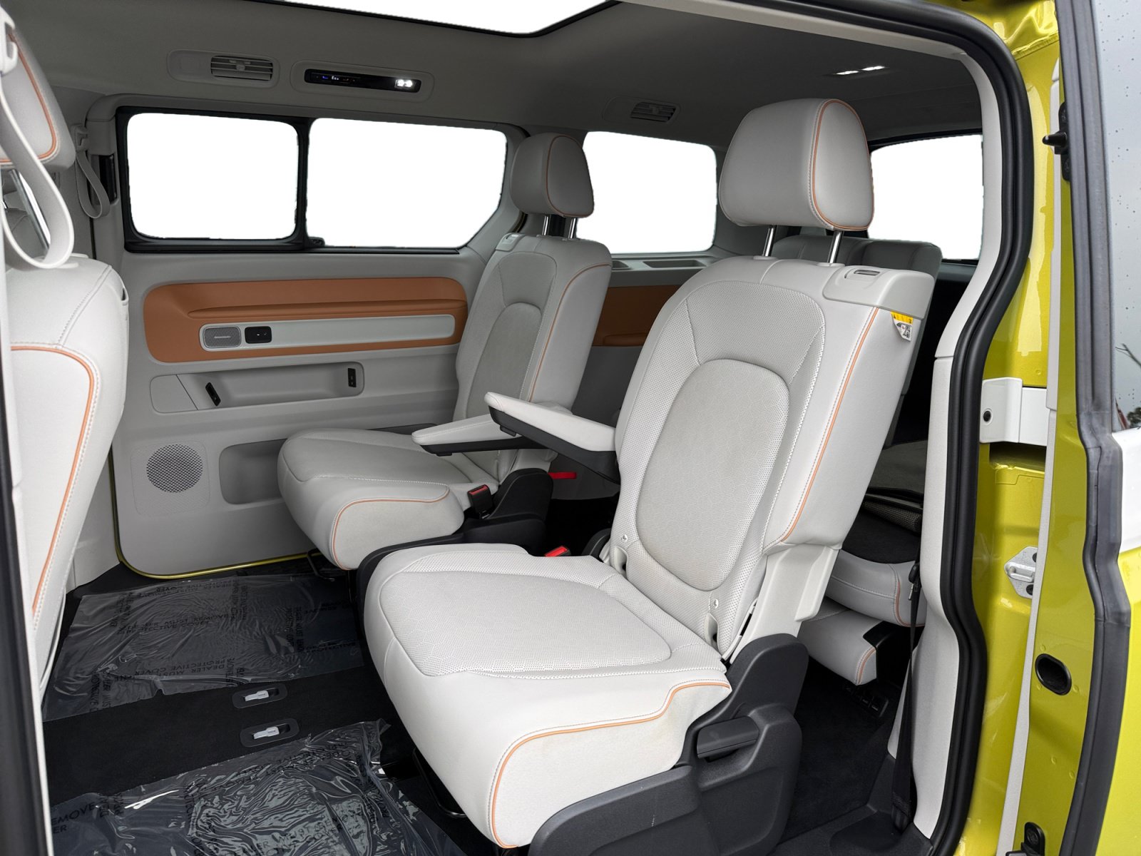 Certified 2025 Volkswagen ID. Buzz Pro S Plus AWD/4WD image 16