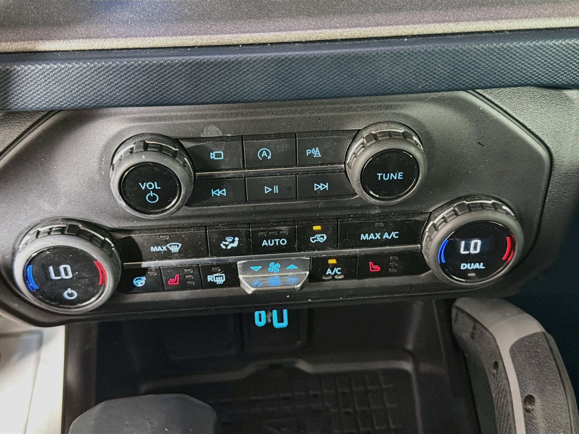 Used 2024 Ford Bronco Outer Banks AWD/4WD image 15