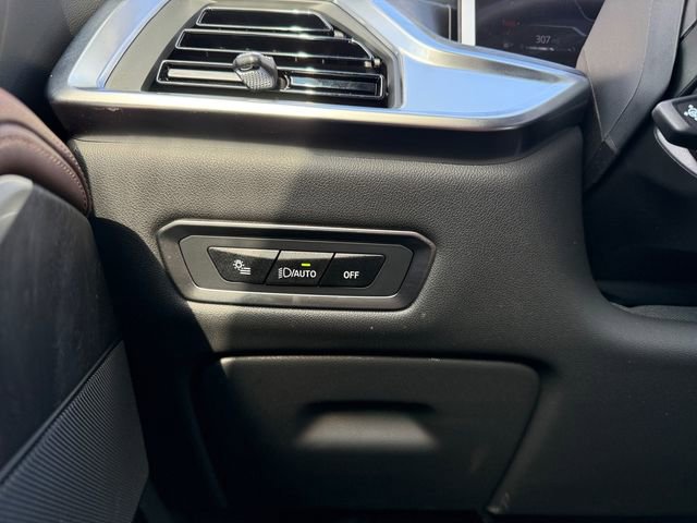 Certified 2026 BMW X7 xDrive40i w/ Premium Package image 32