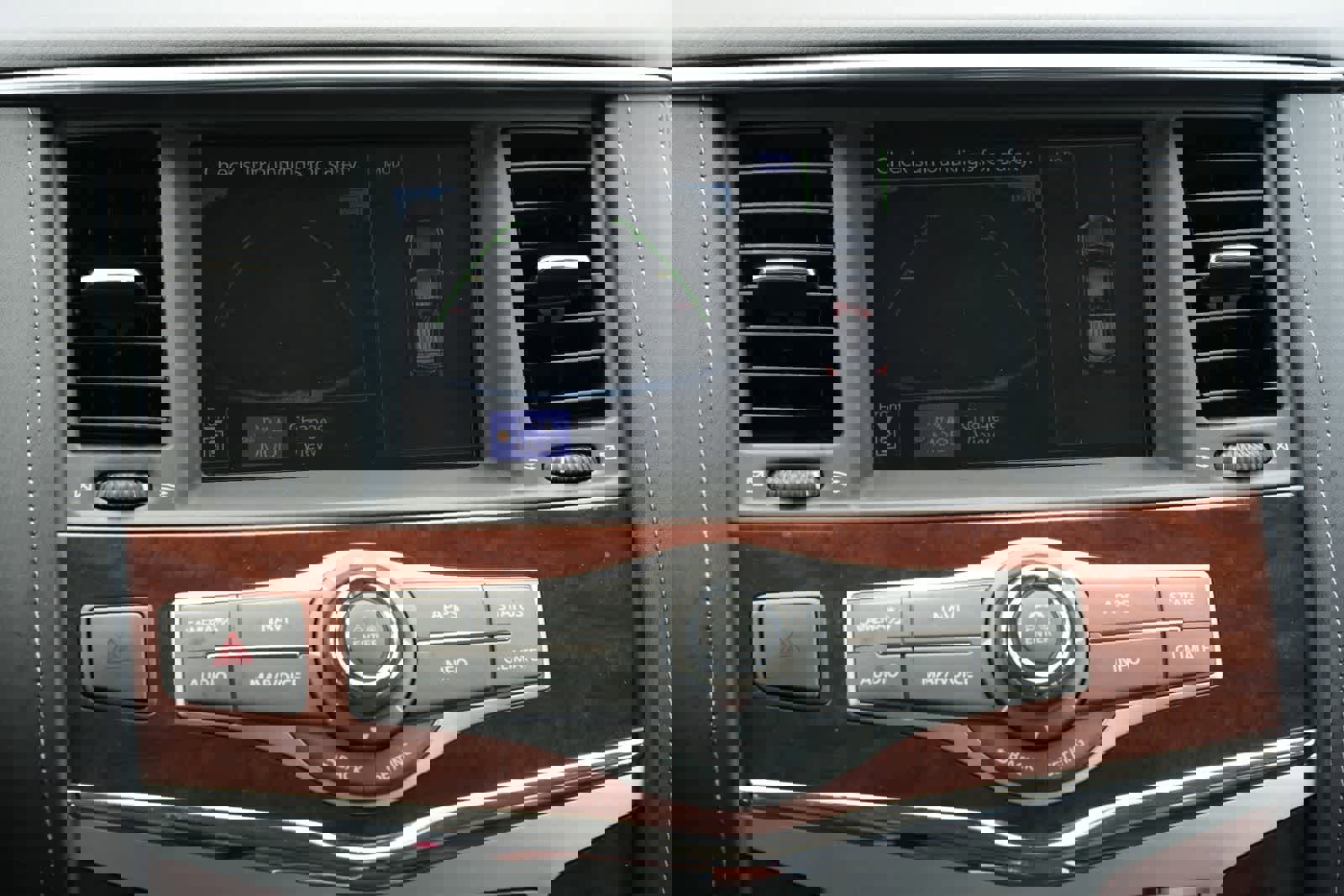 Used 2019 INFINITI QX80 Luxe w/ All-Season Package image 11