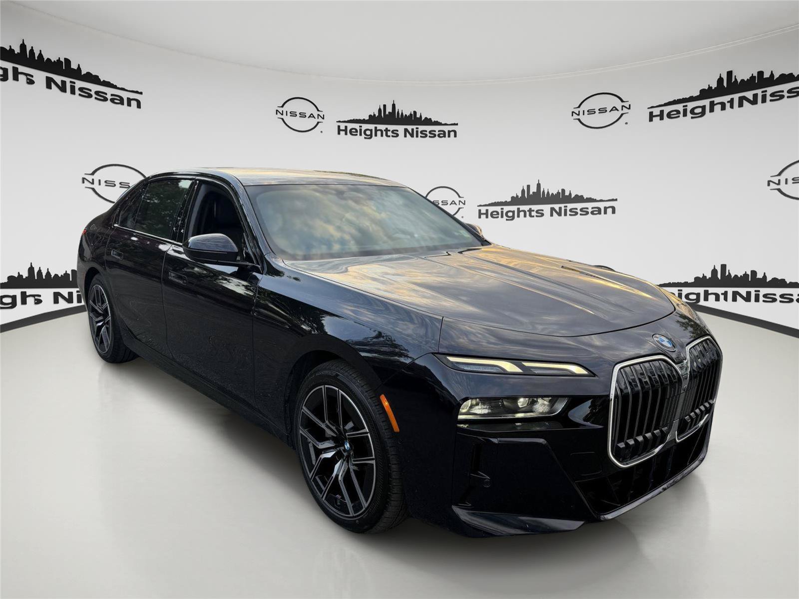 Used 2025 BMW 740i xDrive AWD/4WD image 7