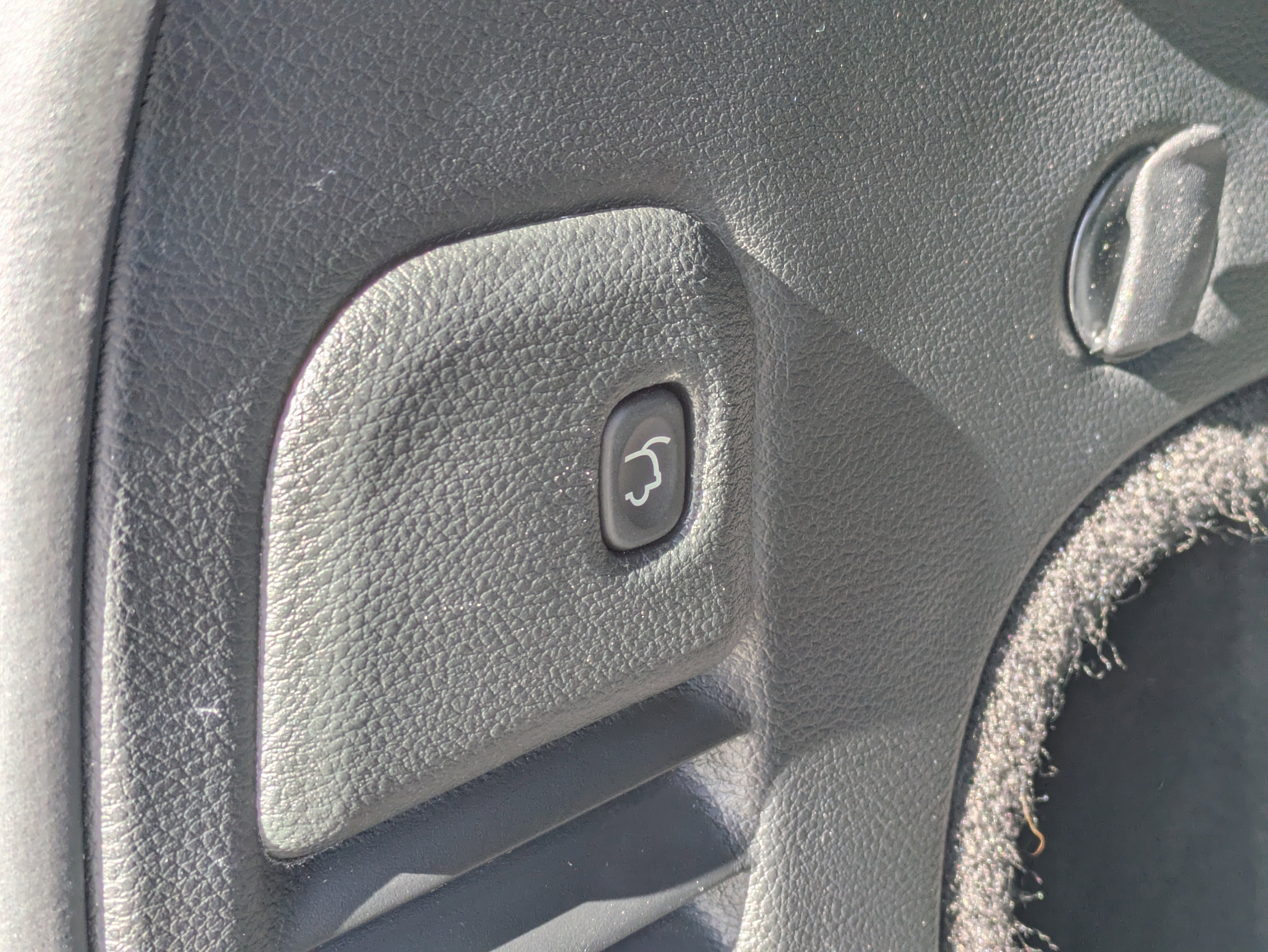 Used 2018 Jeep Grand Cherokee Altitude image 14