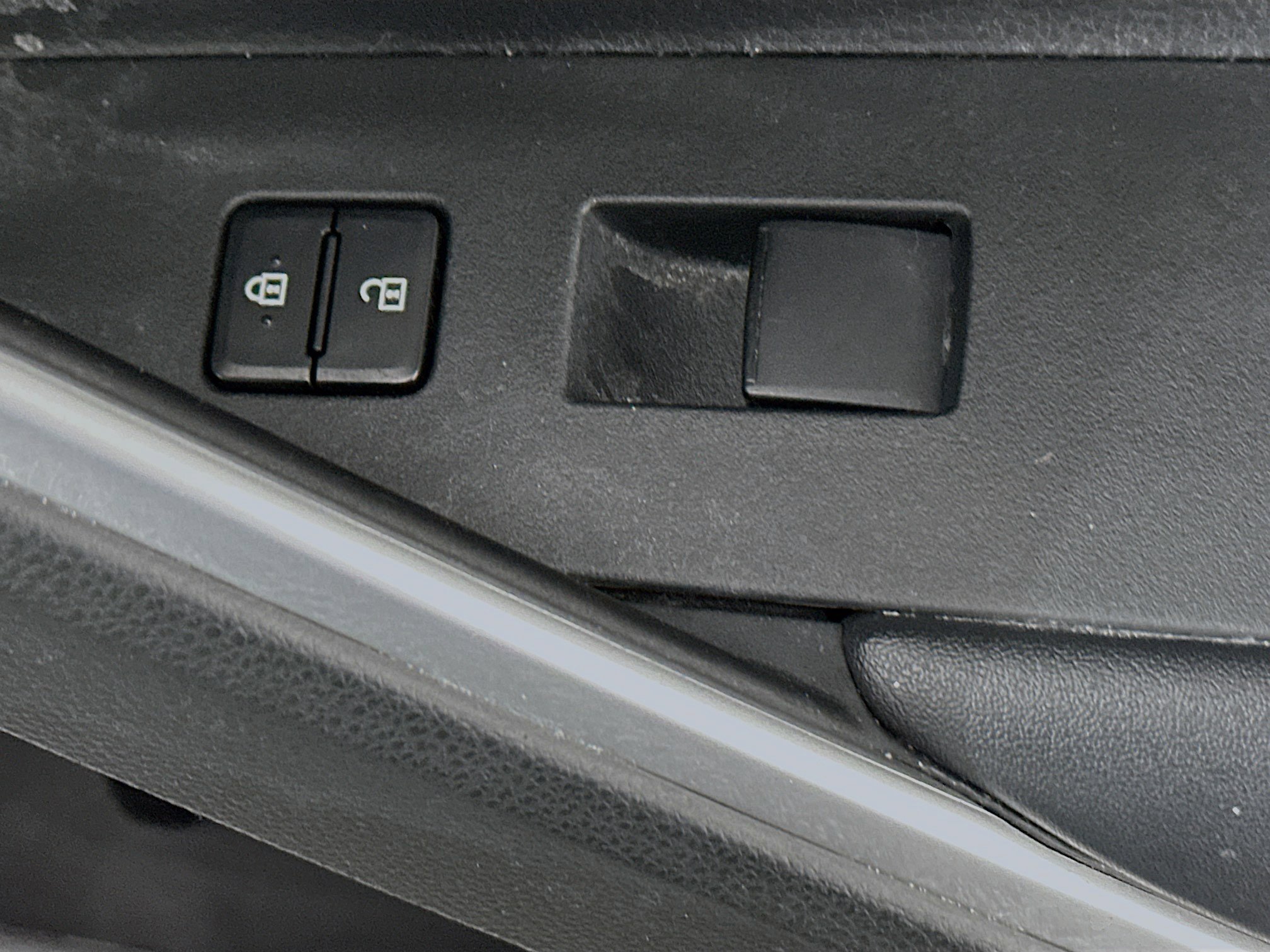 Used 2022 Toyota Corolla Cross L FWD image 25