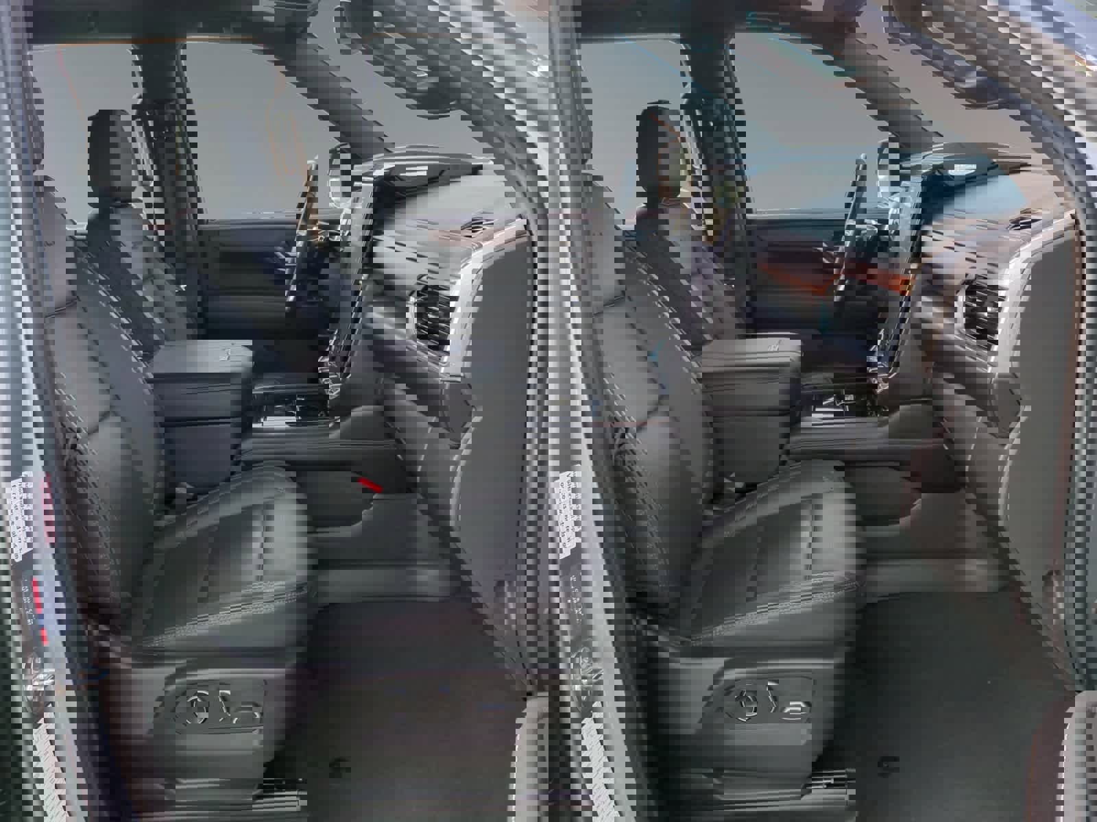 Used 2025 GMC Yukon XL Denali image 15