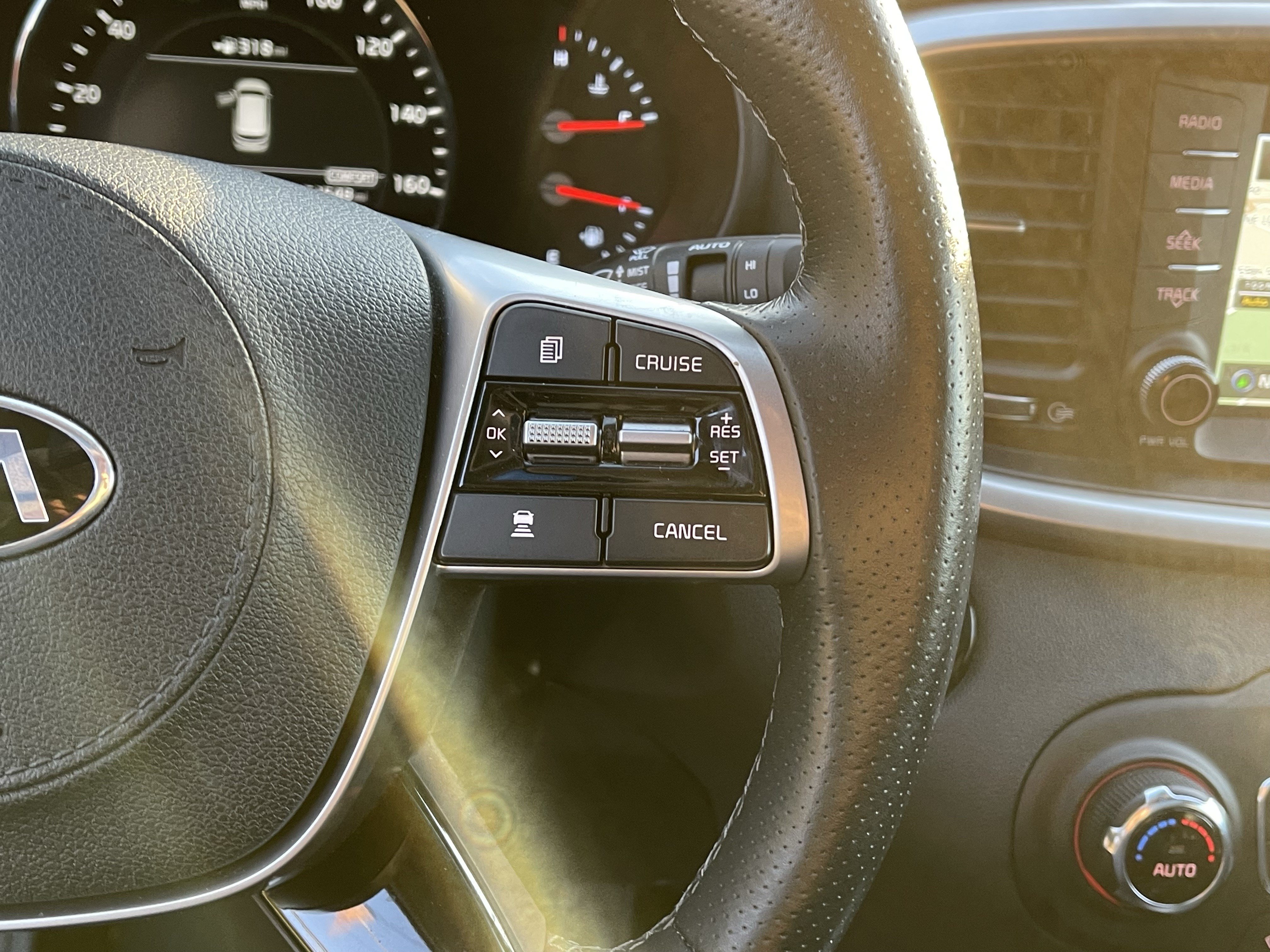 Used 2019 Kia Sorento SX w/ SX Touring Package AWD/4WD image 22