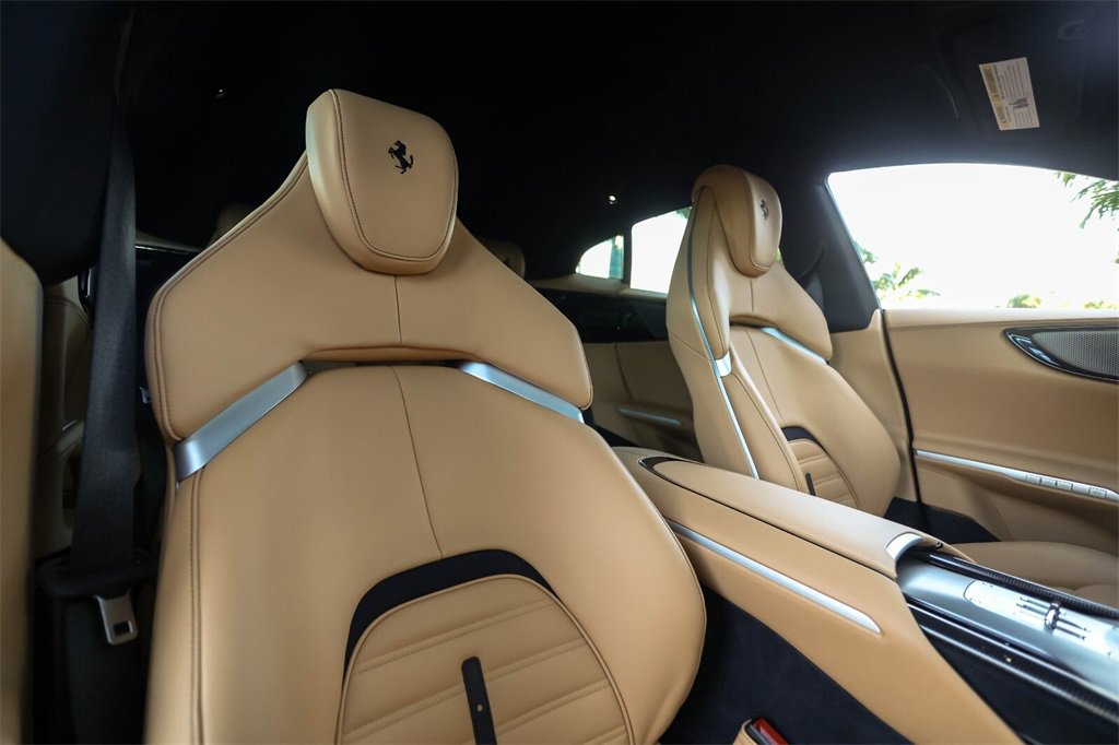 Certified 2024 Ferrari Purosangue Base image 48