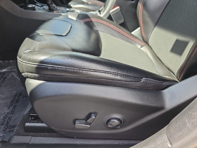 Used 2022 Jeep Cherokee Trailhawk w/ Comfort/Convenience Group AWD/4WD image 17