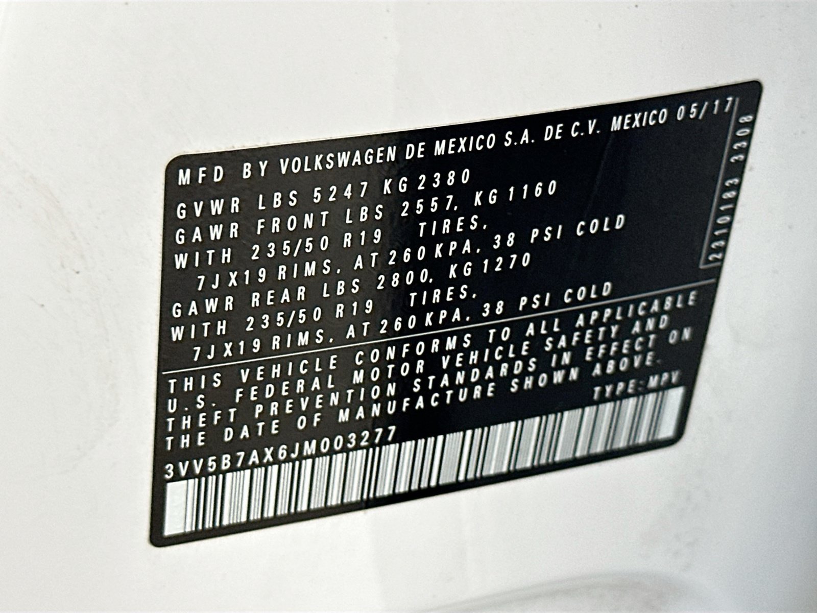 Used 2018 Volkswagen Tiguan SEL Premium FWD image 33