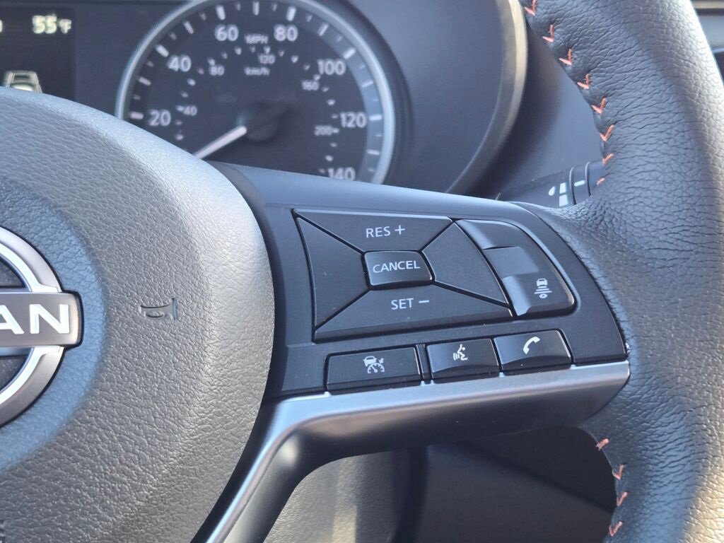 Used 2025 Nissan Versa SR w/ Trunk Package image 31