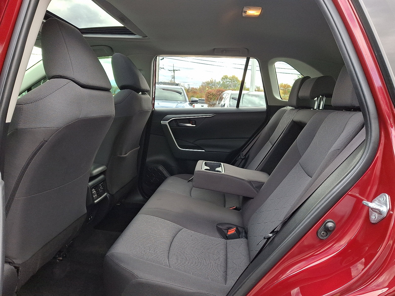 Used 2019 Toyota RAV4 XLE image 10