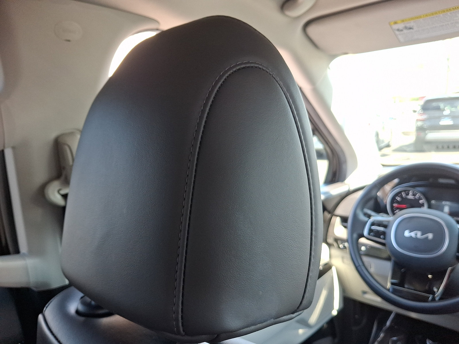 Used 2024 Kia Carnival EX FWD image 9