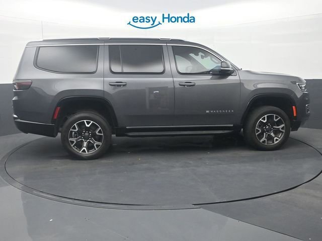 Used 2023 Jeep Wagoneer Series III w/ Preferred Equipment Group AWD/4WD image 8