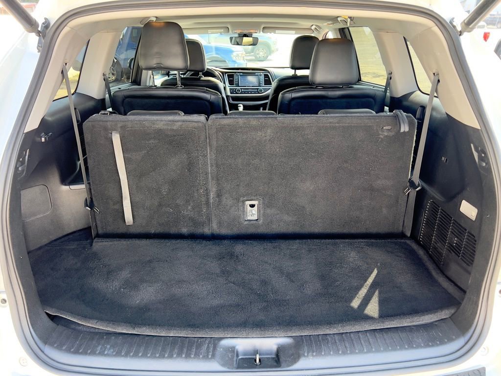 Used 2017 Toyota Highlander XLE image 20